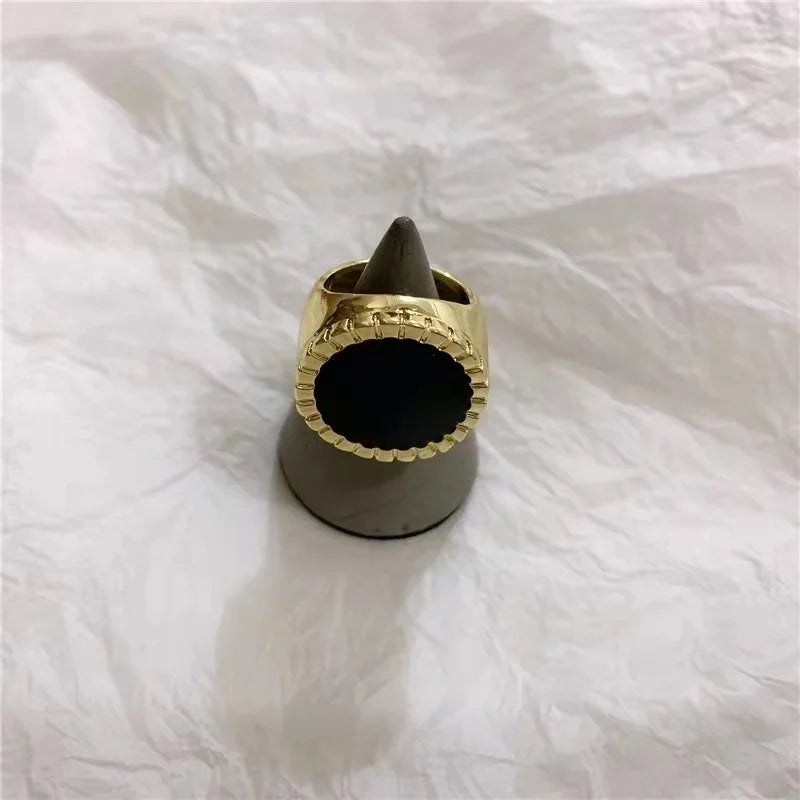 Wide Spine Emerald Opening Network Red Ring for Women