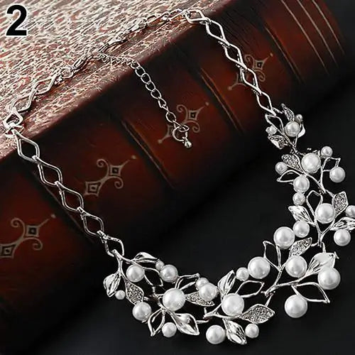 Women's Pearl Leaf Choker Necklace
