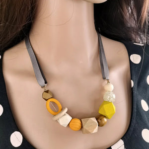 Geometric Wooden Beads Necklace for Women Statement Jewelry