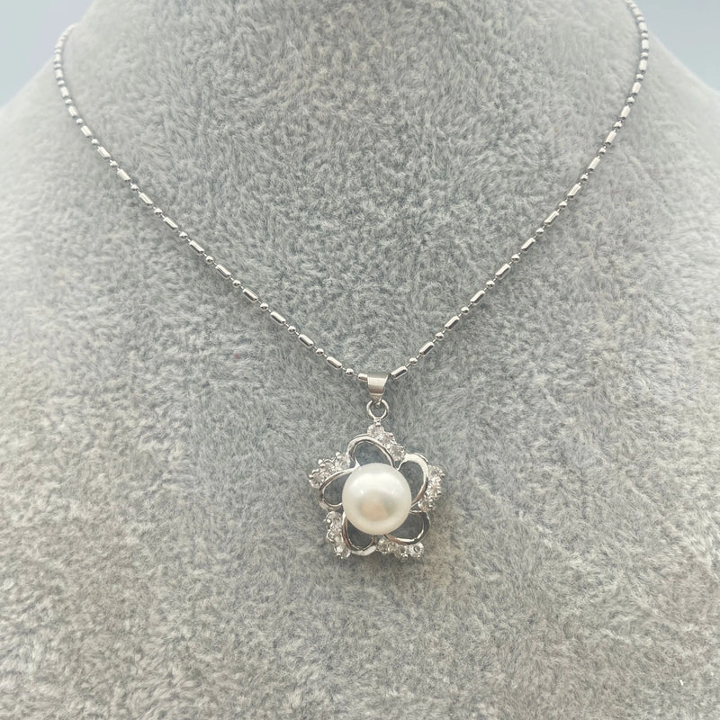 Sunflower Pearl Pendant Necklace for Women