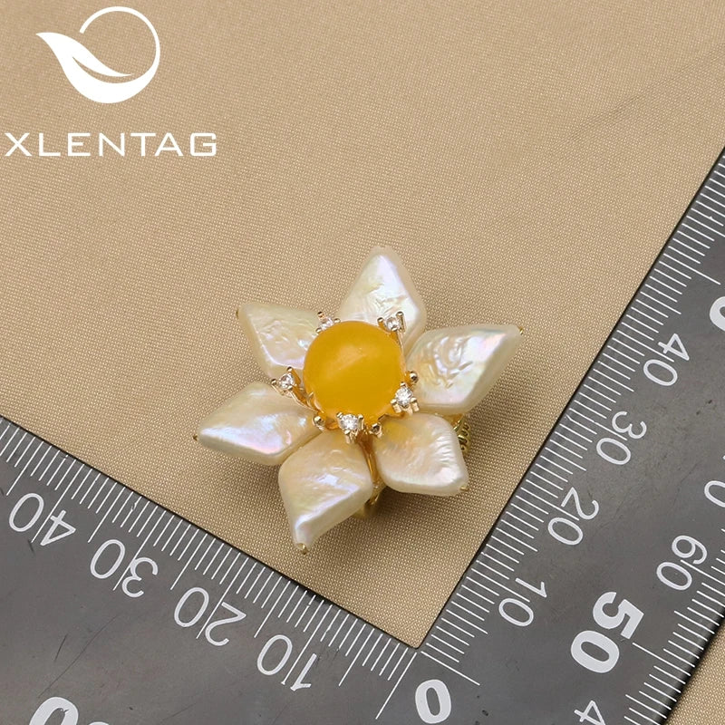 Baroque Pearls Yellow Jade Floral Women Brooches Wedding Gift
