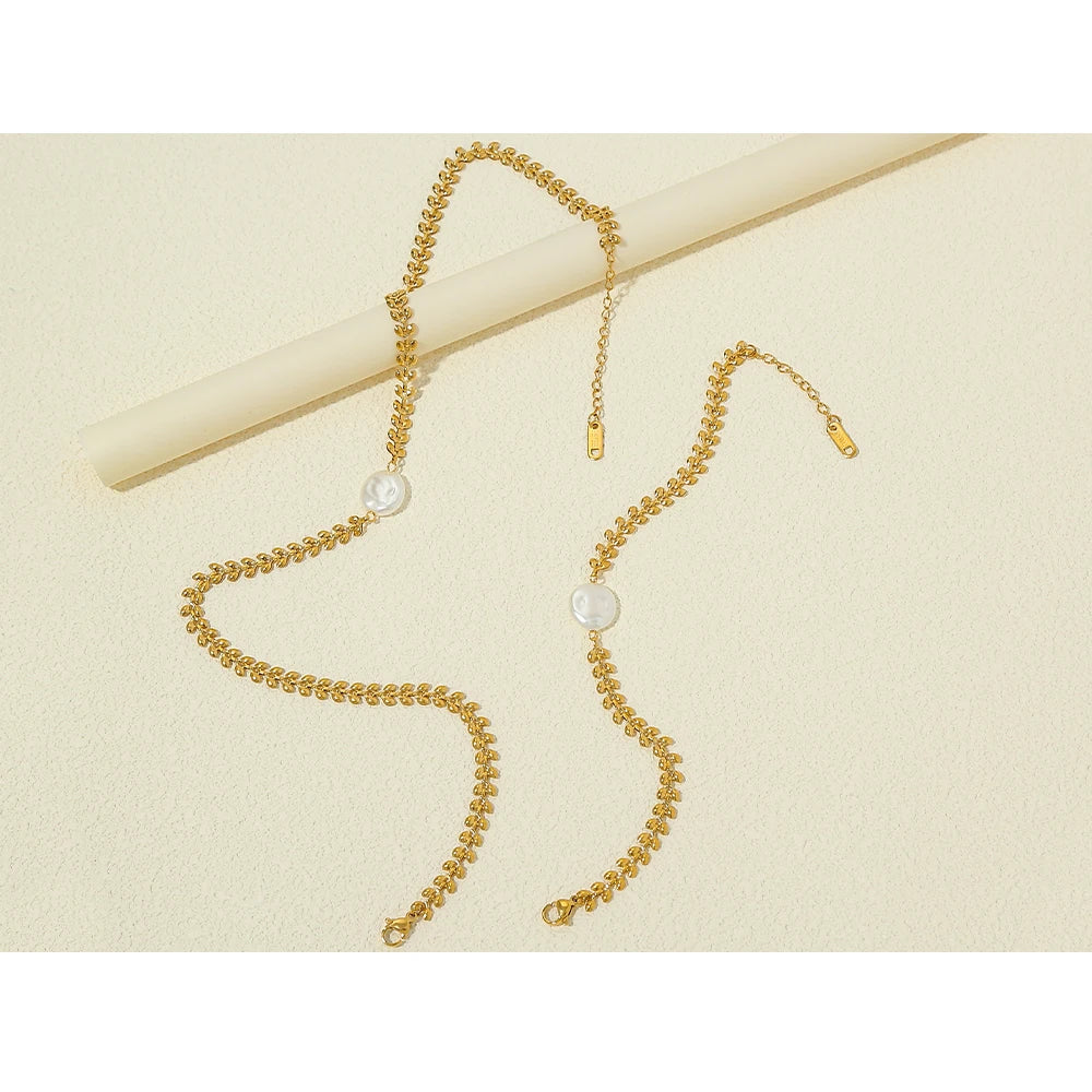 YACHAN 18K Gold-Plated Pearl Collarbone Choker Necklace for Women