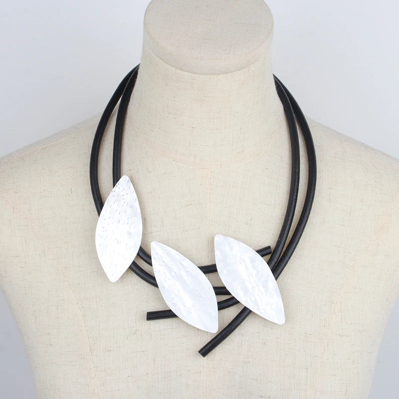 Leaf Aluminum Short Necklace Women's Rubber Necklace