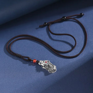 Hollow Out Auspicious Pixiu Pendant, Retro Fashion, Key Chain Necklace