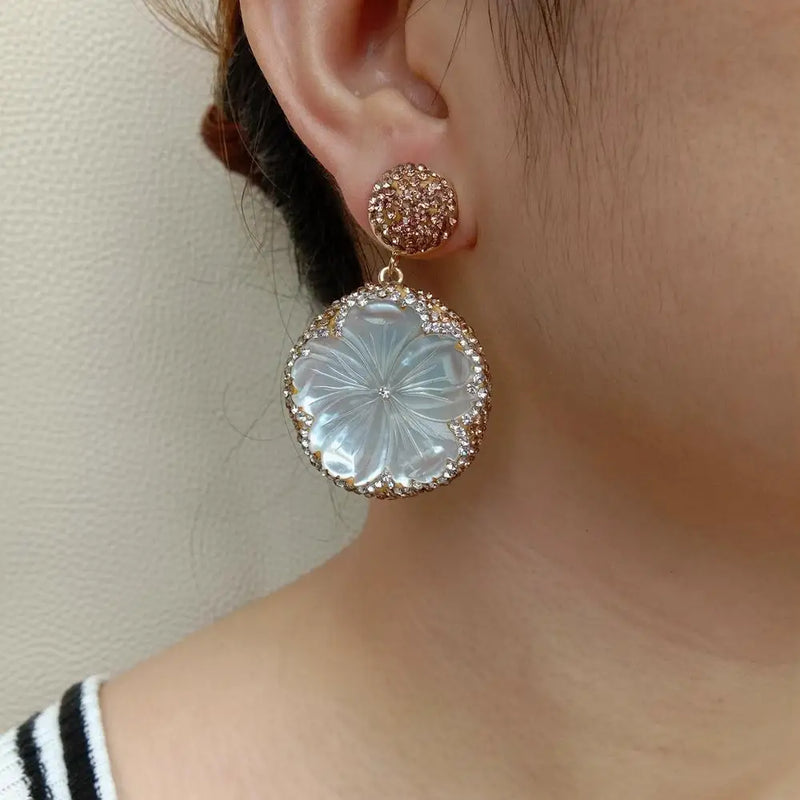 YYGEM Natural Sea Shell Flower Dangle Stud Earrings Women Jewelry