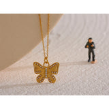 Romantic Pearls Butterfly Pendant Necklace Charm
