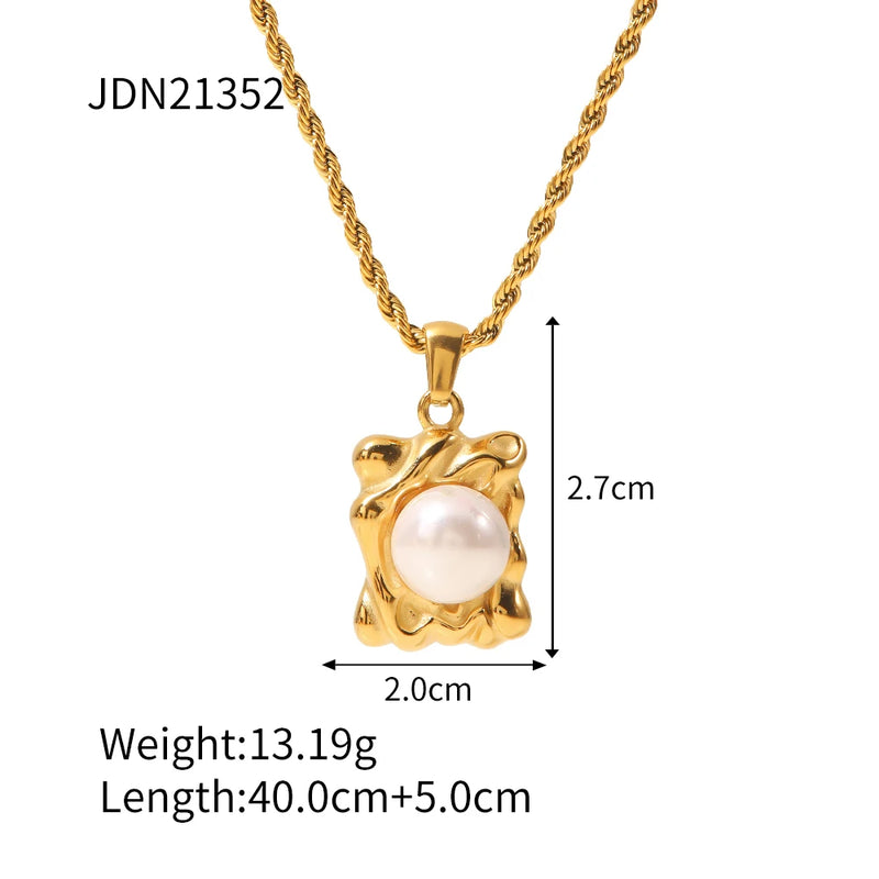 Youthway Vintage Pearl Pendant Necklace