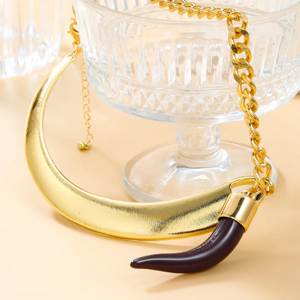 ZAA Vintage Metal Choker Necklace with Cow Horn Pendant