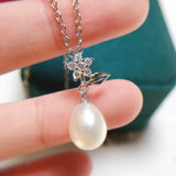ZHBORUIN 18K Plating Pearl Pendant Necklace Flowers Leaves