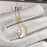 ZHBORUIN Shell Moon Pearl Pendant Necklace 18K Plating