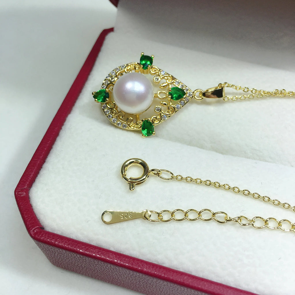 ZHBORUIN Charm Chain Necklace Vintage Green Pearl Pendant