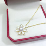 ZHBORUIN Daisy Charm Necklace Natural Pearl Flower Pendant Woman Gift