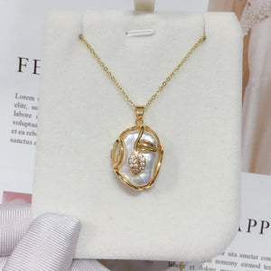 ZHBORUIN Big Pearl Leaf Pendant Necklace Natural Baroque Pearl Chain