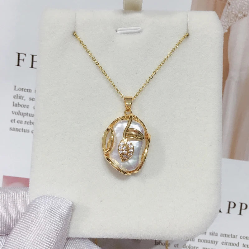 ZHBORUIN Big Pearl Leaf Pendant Necklace Natural Baroque Pearl Chain