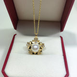 ZHBORUIN Flower Pearl Necklace Natural Freshwater Pearl Pendant Chain Gift