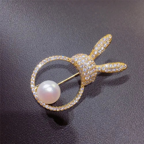 Freshwater Pearl Totoro Brooch Sparkling Zircon Inlay Cute Leaf Design Gift