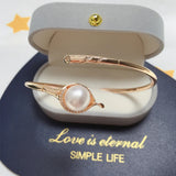 Zircon Leaf Bracelet with Freshwater Pearl