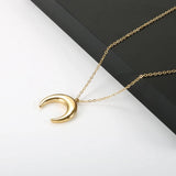 ZMFashion Crescent Moon Pendant Women's Necklace Stainless Steel