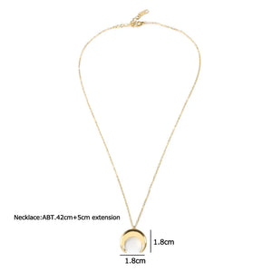 ZMFashion Crescent Moon Pendant Women's Necklace Stainless Steel