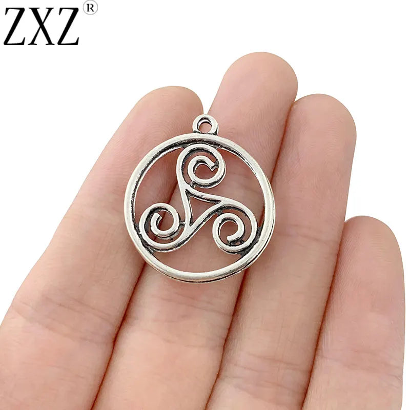 20pcs Celtic Knot Triskele Triple Round Charms Pendants Beads