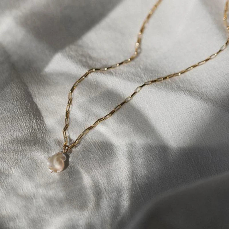 Vintage Baroque Pearl Pendant Choker Necklace