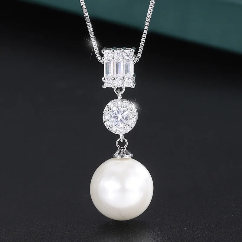 Gold-Plated Fritillaria Pearl Diamond Pendant