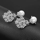 Japanese Style 925 Silver Pearl Pendant with Zircon Leaf Design