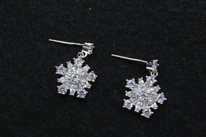 Women's Zircon Flower Snowflake Ear Clip Earrings