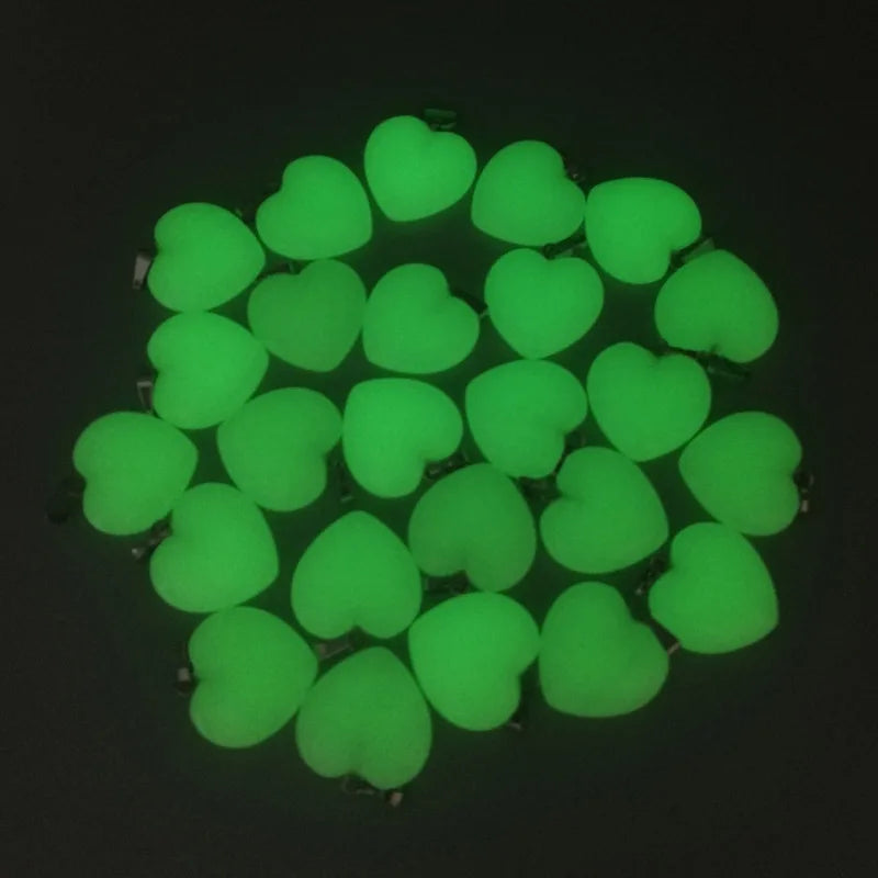 50pcs Glow Green Dark Luminous Heart Stone Pendants & Necklaces