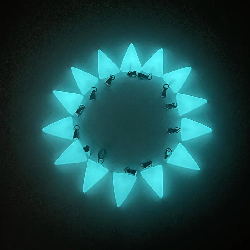50pcs Triangle Luminous Pendulum Stone Pendants Necklaces 18x12mm