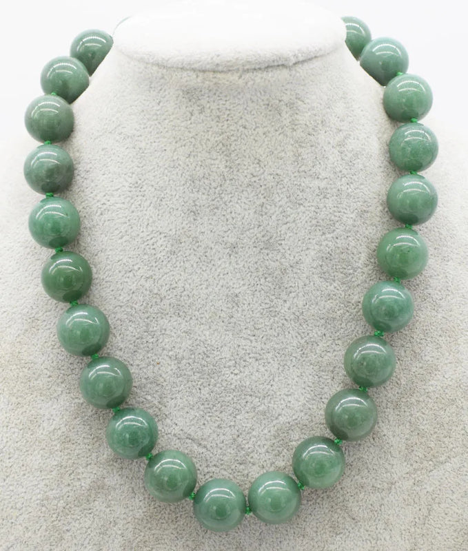 Green Jade Round 14-18mm Necklace 17in Beads Natural Women