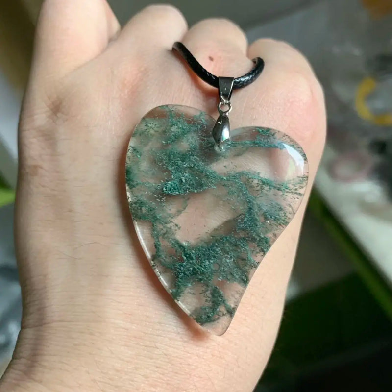 Green Quartz Heart Pendant Crystal Necklace for Women