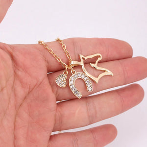 Heat Horseshoe Horse Pendant Necklace Set