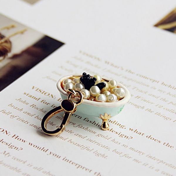 Yorkie Dog Bathtub Pearl Bubble Charm Handbag Pendant Women Jewelry Keychain