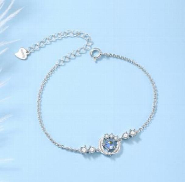 Women's Silver Feather Pendant Necklace and Bracelet Set