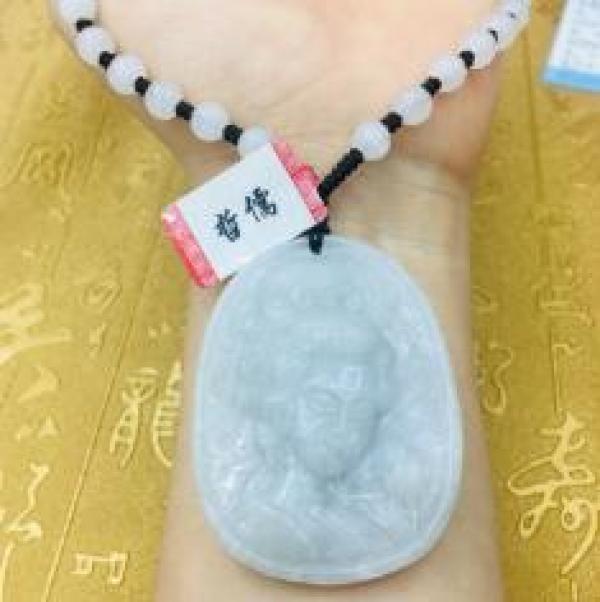 Jade Beauty Pendant with Tri-Color Bead Necklace