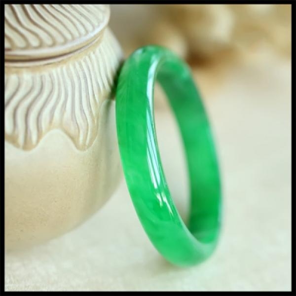 Zheru Burmese Emerald Green Bracelet 54-64mm