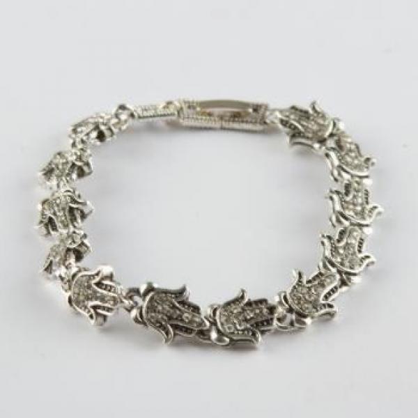 Stylish Silver Bracelet with Heart Charm