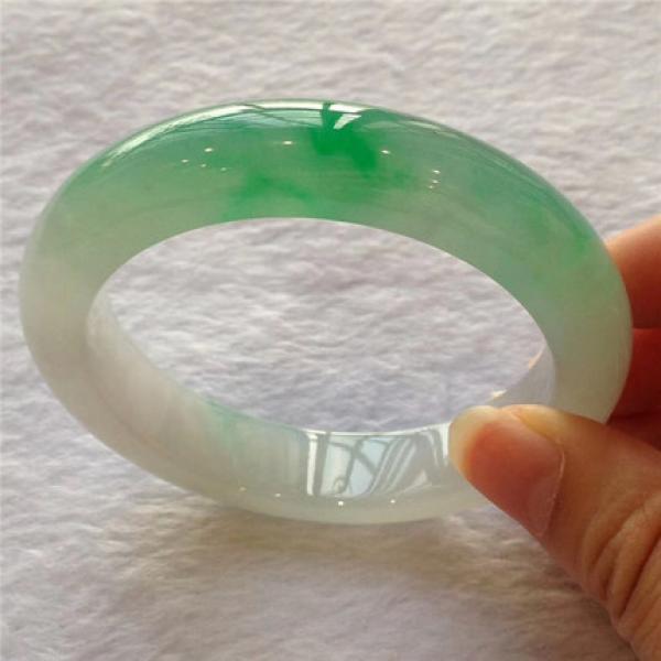 Zheru Jewelry Natural Burmese Jade Two-tone 54-62mm Light Green Bracelet