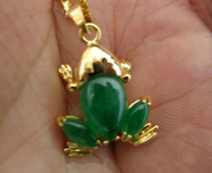 Green Jade Pendant Necklace - Elegant Jewelry