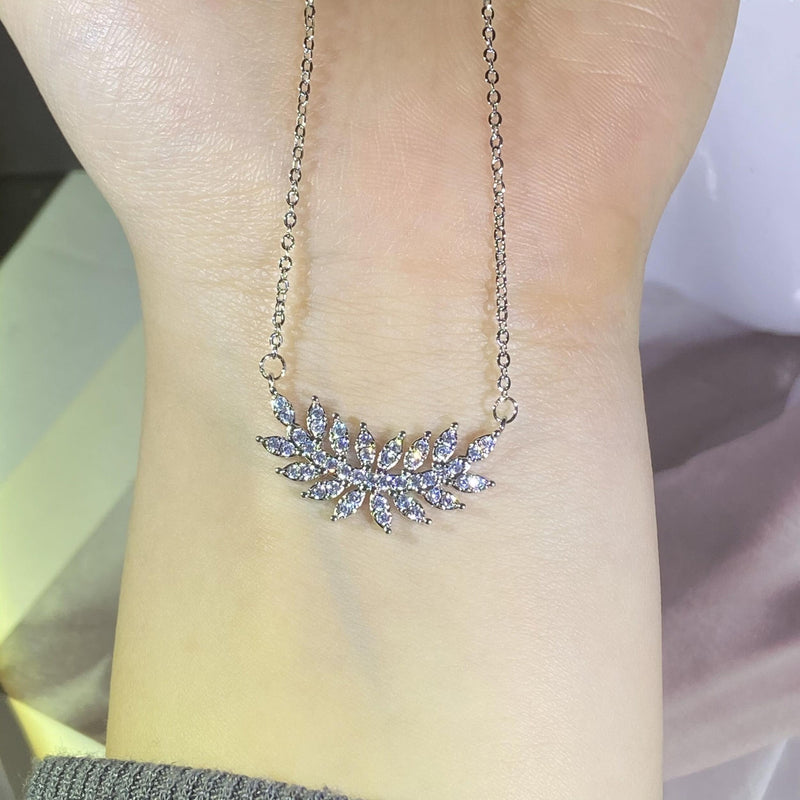 Leaves Flowers Chain Pendant Necklace For Women Diamond Crystal Gift Jewelry