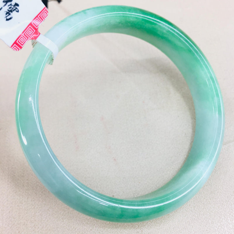 Zheru Jewelry Natural Light Green Bicolor Jade Bracelet 54-62mm