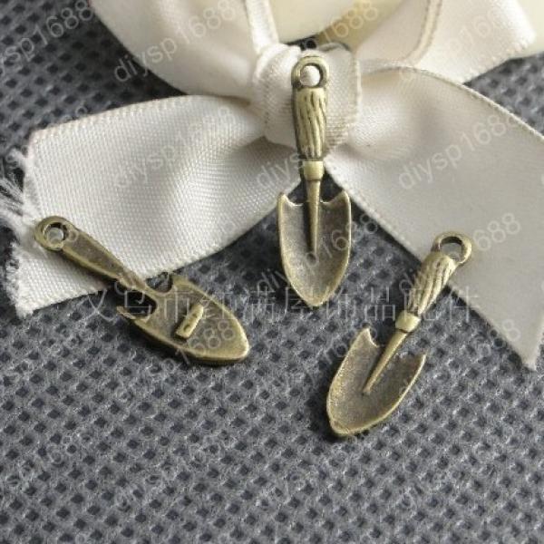 200pcs Antique Bronze Spade Shape Charms Pendants