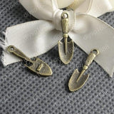 200pcs Antique Bronze Spade Shape Charms Pendants