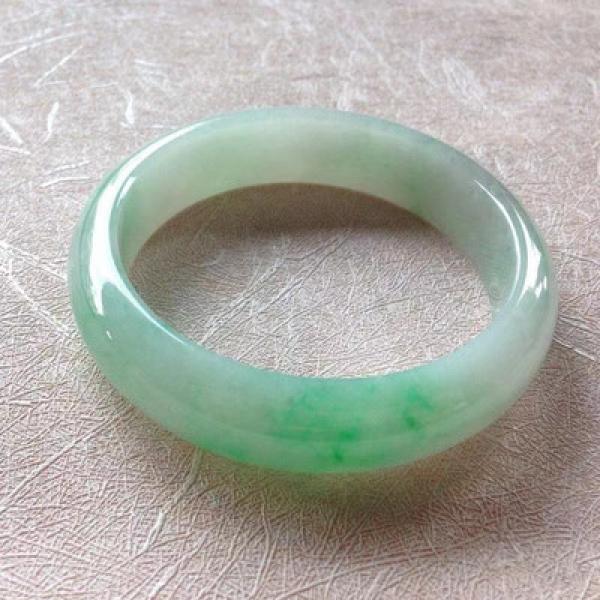 Zheru Jewelry Natural Burmese Emerald Light Green Bracelet 54mm-64mm