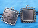 50pcs Lace Border Pendant Setting, 20mm Cabochon, Antique Silver/Bronze