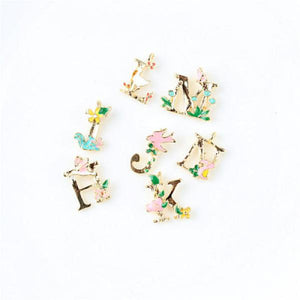 100pcs 18mm Floral English Alphabet Alloy Pendant