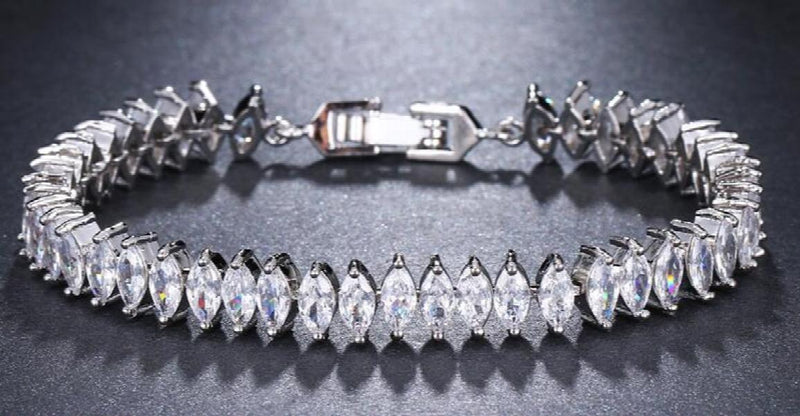 Leaf-Shape CZ Wedding Bracelet for Women Party Gift