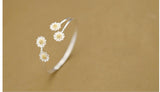925 Sterling Silver Open Bracelet with 4 Daisy Charms