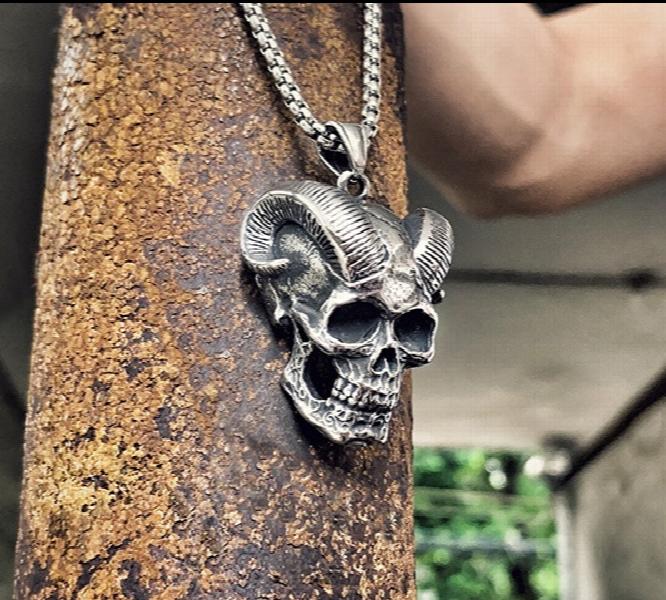 Gothic Punk Pendant Skeleton Devil Horned Skull Necklace Halloween Gift